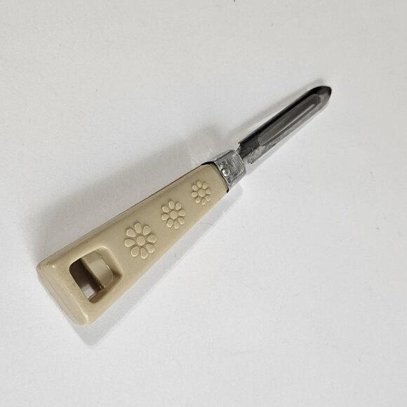 Vintage Travco Cheese Slicer Vegetable Peeler w/ Daisies Retro Kitchen Utensil - Picture 7 of 15